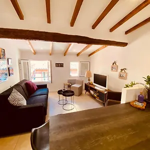 https://modern-mansard-vieux-nice.fr-provencehotel.com
